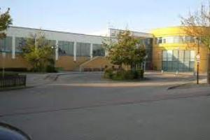 WMS-KJF - Sporthalle des Kurfürst-Joachim-Friedrich-Gymnasium (alt: 10/22)