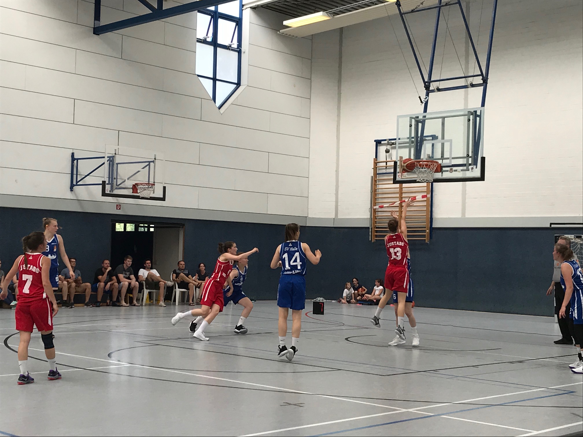 Finale des Damenpokals der Saison 17/18: JUSTABS Halle vs. SV Halle LIONS_Family // Foto: BVSA