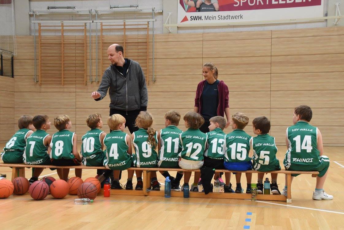 Christian Huhn mit seiner Mannschaft während eines Turniers // Bildrechte: Caro Stolze