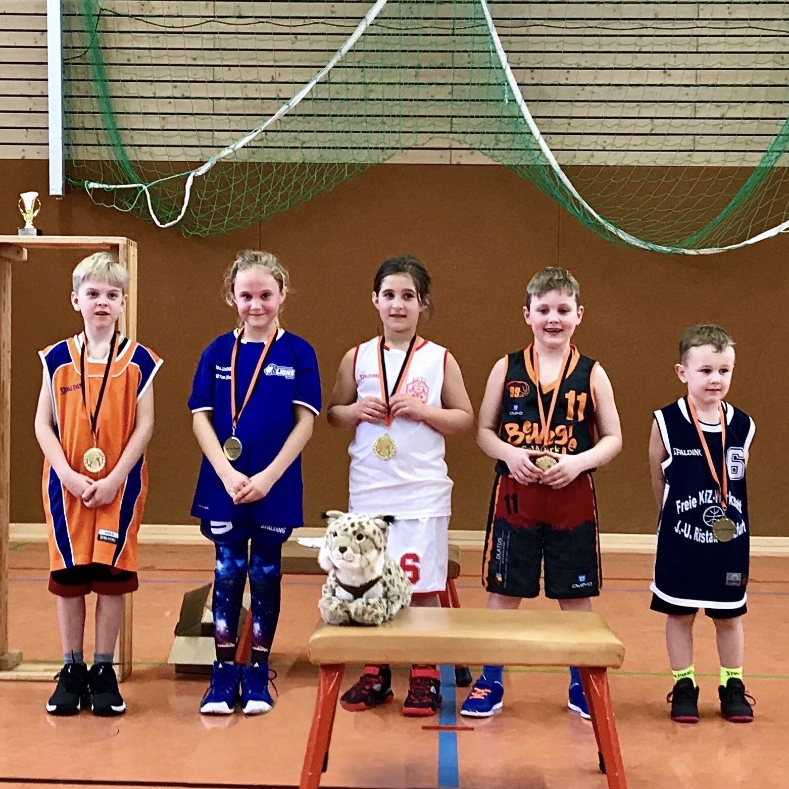 Die besten Teamplayer des Tages: Lennard (BSW Sixers), Finja (SV Halle), Minu (PSG Luchse Wernigerode), Joshua (SV Zörbig) // Foto: BVSA 