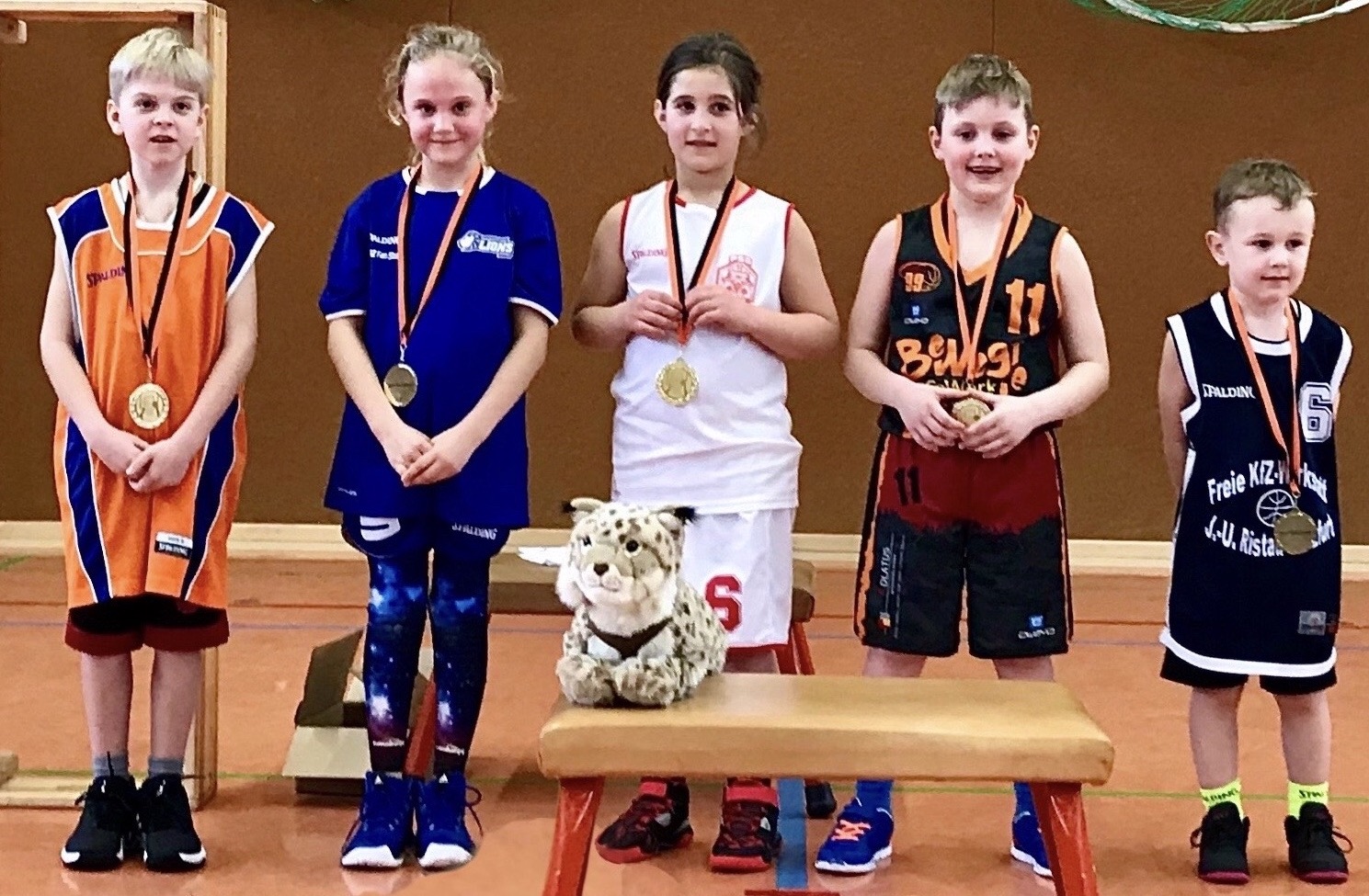 Die fünf besten U8-Teamplayer in Wernigerode wurden mit einer Medaille ausgezeichnet. // Foto: BVSA