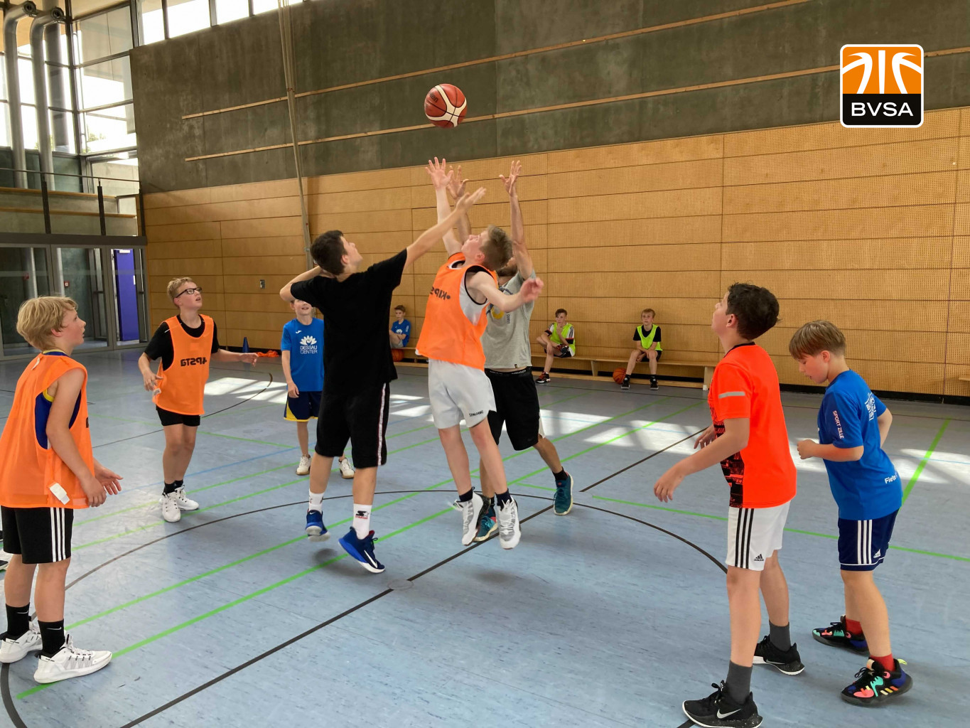 Tippoff im Trainingspiel der MBA-Rookies // Foto: BVSA
